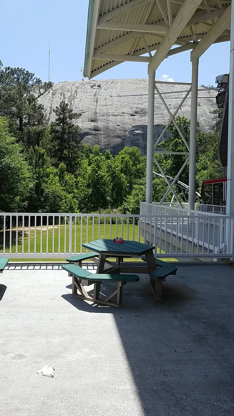 Big Rock Cafe | restaurant | Memorial Hall Cir, Stone Mountain, GA 30087, USA | 8004012407 OR +1 800-401-2407