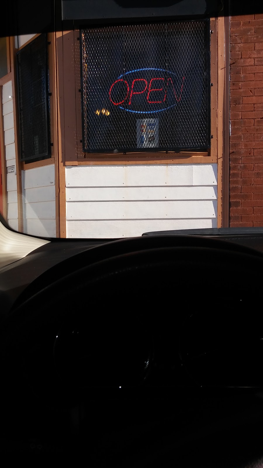 Taystee Burger | restaurant | 2700 State St, East St Louis, IL 62205, USA | 6182711722 OR +1 618-271-1722