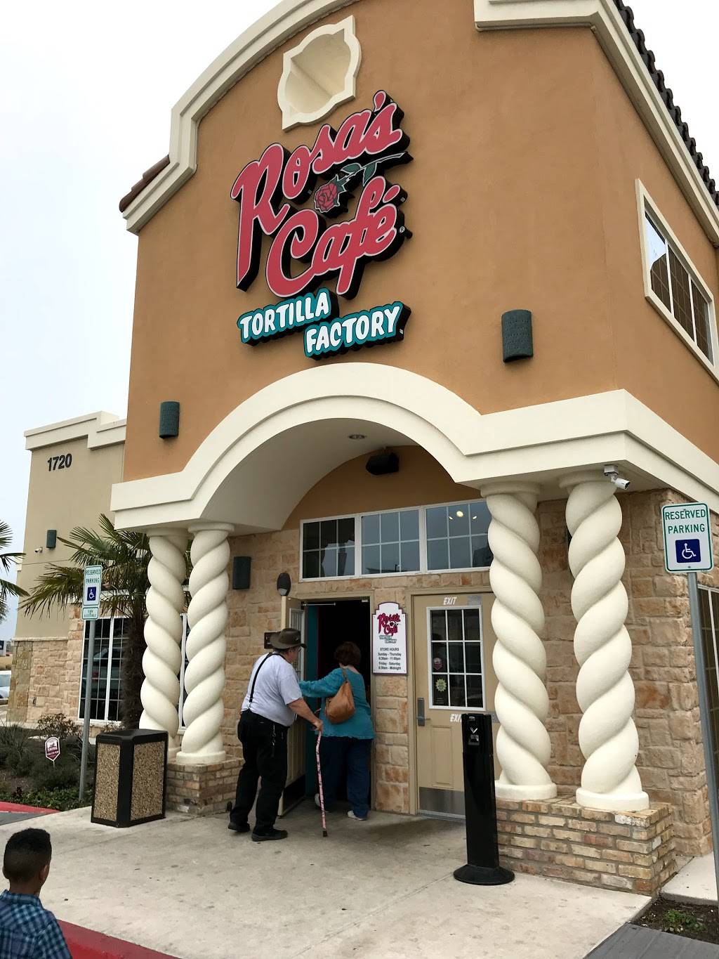 Rosas Café & Tortilla Factory | restaurant | 1720 Scott Blvd, Temple, TX 76504, USA | 2545310513 OR +1 254-531-0513