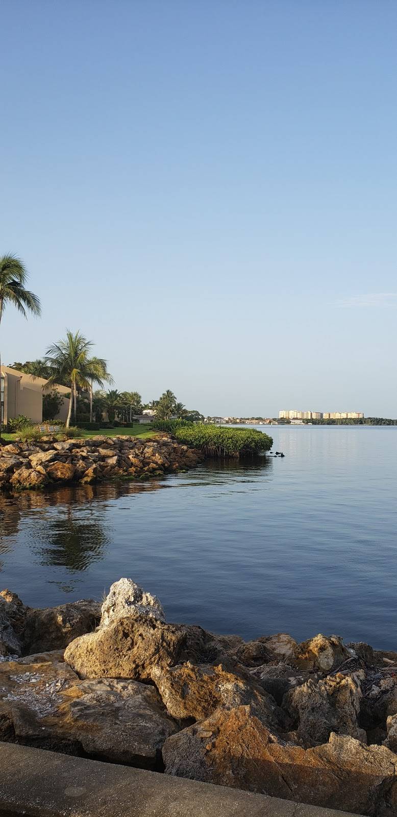 The Landings Yacht Golf & Tennis Club Inc | restaurant | 4420 Flagship Dr, Fort Myers, FL 33919, USA | 2394823211 OR +1 239-482-3211