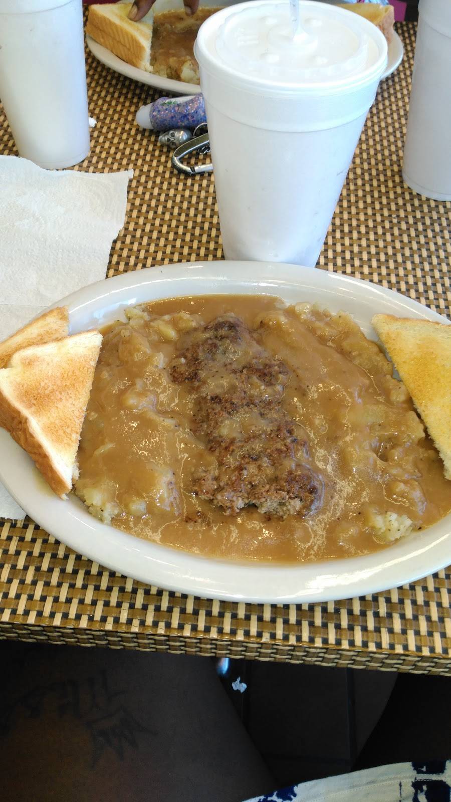 Moms Corned Beef House | restaurant | 2250 Airways Blvd, Memphis, TN 38114, USA | 9017443840 OR +1 901-744-3840