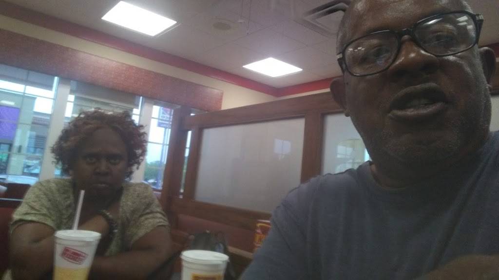 Lees Famous Recipe Chicken | restaurant | 5023 Natural Bridge Ave, St. Louis, MO 63115, USA | 3143814048 OR +1 314-381-4048