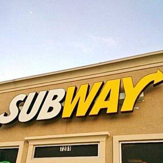 Subway | restaurant | 7201 32nd St, Groves, TX 77619, USA | 4092934345 OR +1 409-293-4345