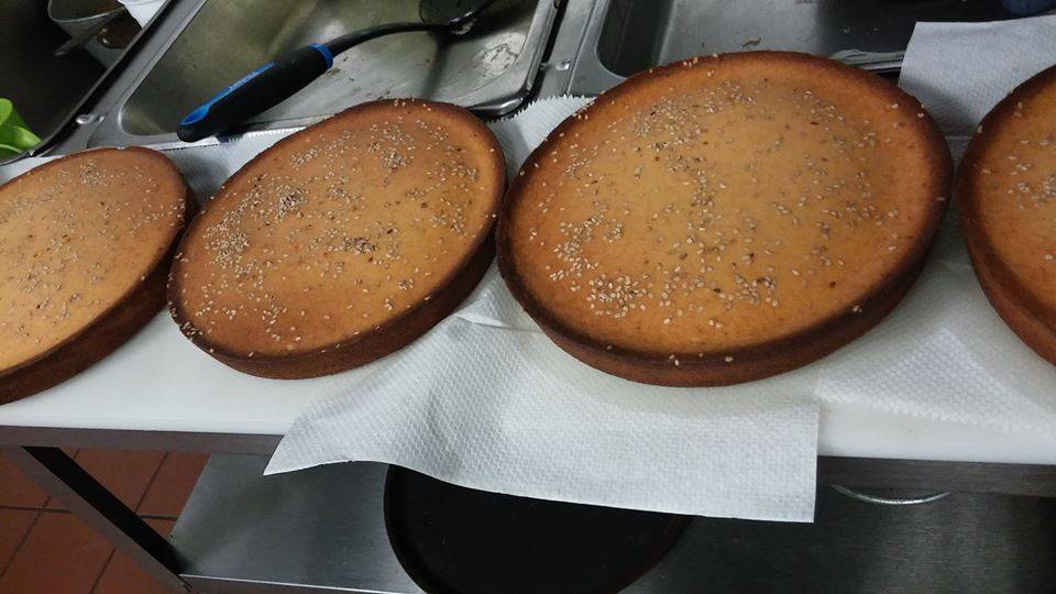 El Papaturro Place | restaurant | 9040 Woodman Ave, Pacoima, CA 91331, USA | 8188942393 OR +1 818-894-2393