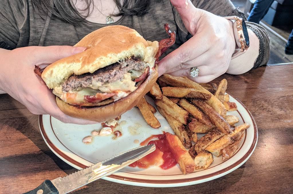 Elm Fork Taphouse | restaurant | 1221 Turbeville Rd, Hickory Creek, TX 75065, USA | 9402797100 OR +1 940-279-7100