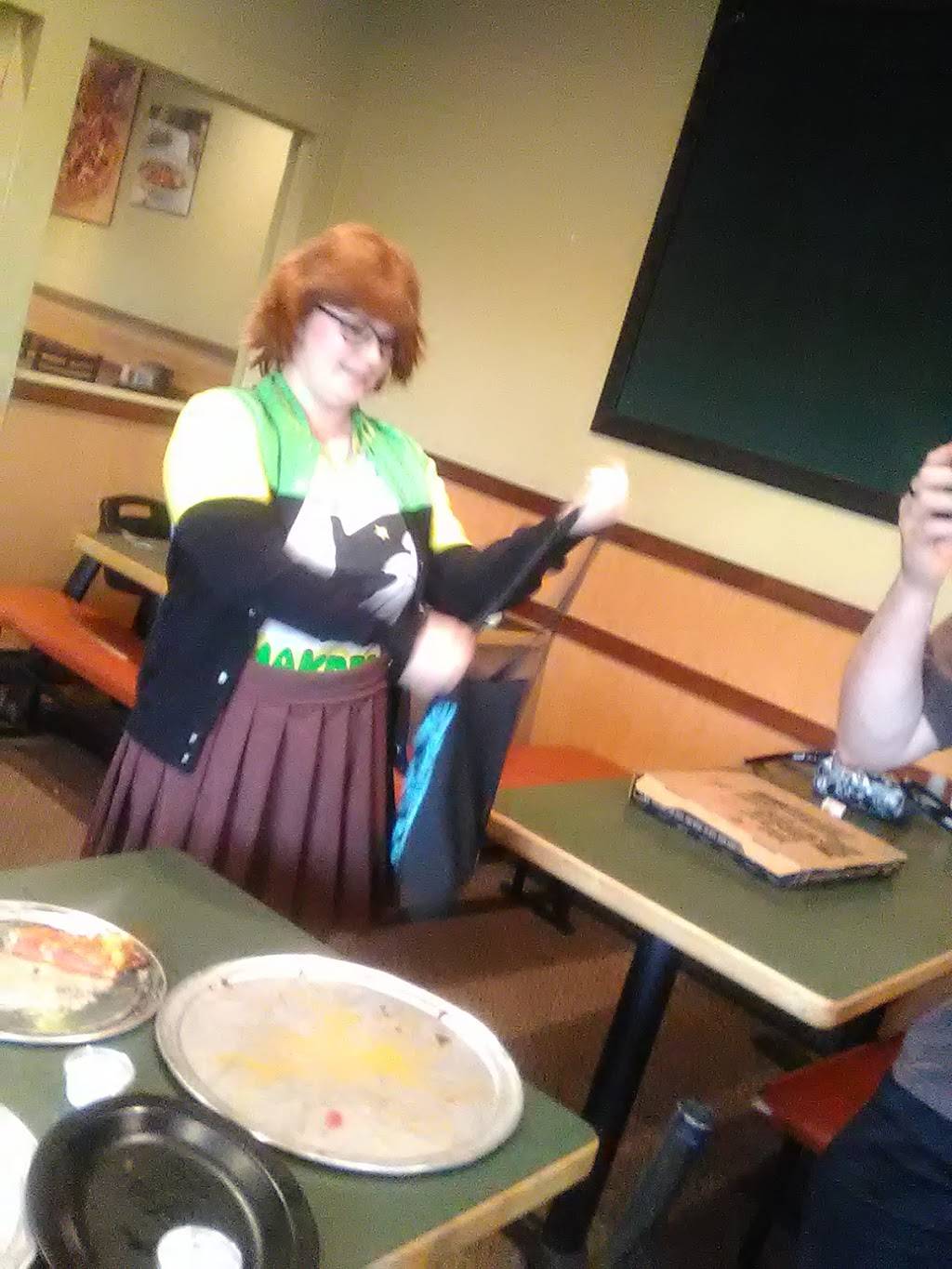 Round Table Pizza | meal delivery | 828 Gray Ave, Yuba City, CA 95991, USA | 5306713675 OR +1 530-671-3675