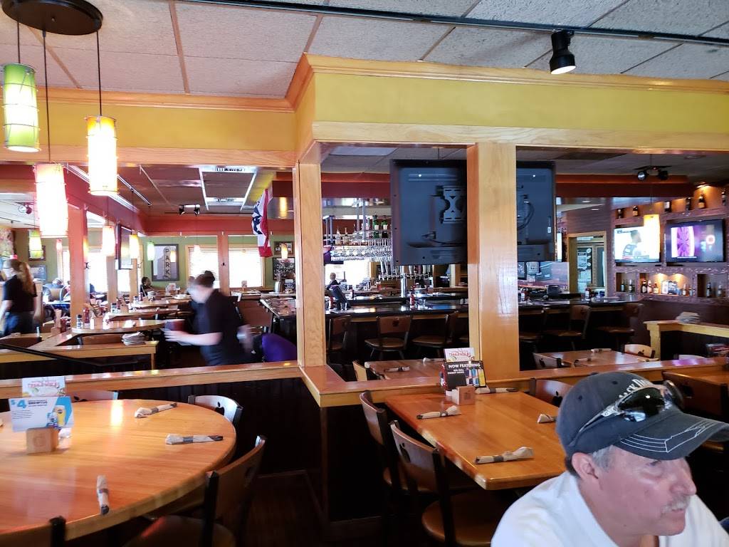 Applebees Grill + Bar | restaurant | 1311 Smithville Hwy, McMinnville, TN 37110, USA | 9314731999 OR +1 931-473-1999