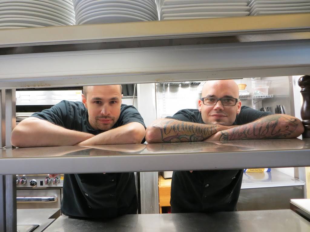 Le Canard Gourmand | restaurant | 188 Rue Principale E, Farnham, QC J2N 1L4, Canada | 4503371229 OR +1 450-337-1229