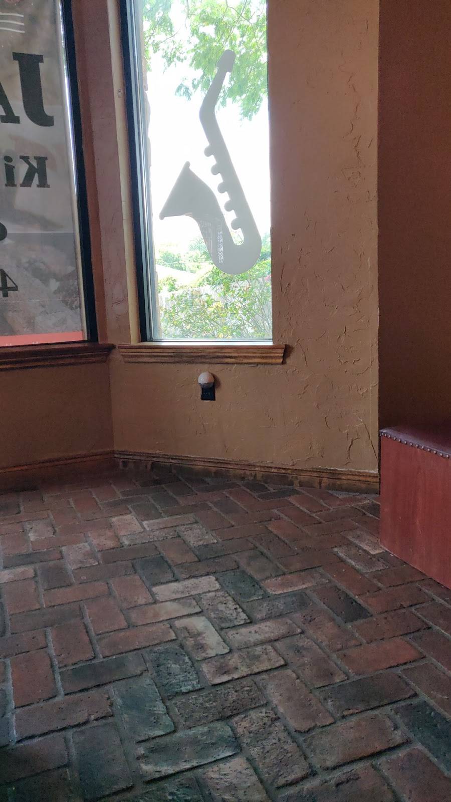 Smok N Bone BBQ & Catering | restaurant | 305 N Hampton Rd, DeSoto, TX 75115, USA | 4693377218 OR +1 469-337-7218