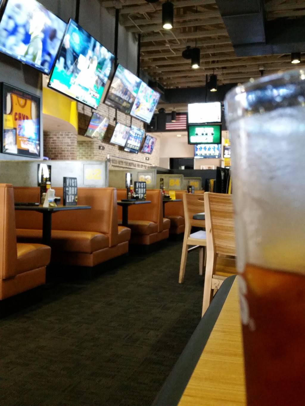 Buffalo Wild Wings | restaurant | 5908 Quebec St, Fort Worth, TX 76135, USA | 8172370098 OR +1 817-237-0098