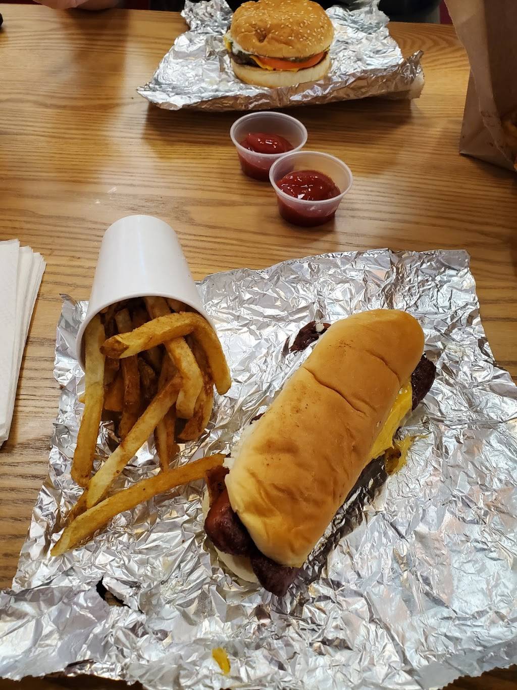 Five Guys | restaurant | 1891 E Main St, Torrington, CT 06790, USA | 8606183507 OR +1 860-618-3507