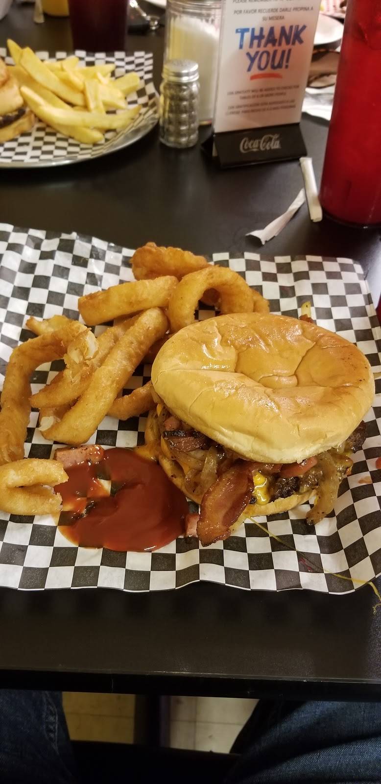 Burger Lab | restaurant | 9756 Southton Rd, San Antonio, TX 78223, USA | 2109982479 OR +1 210-998-2479