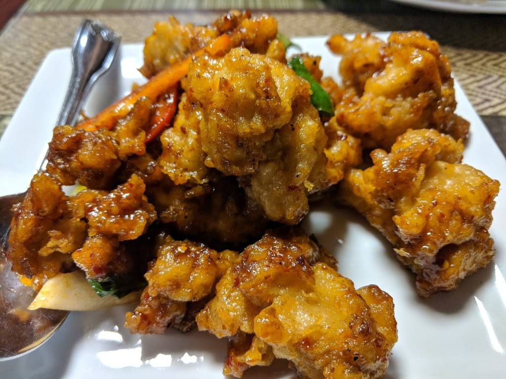 Krungthep Thai Cuisine | restaurant | 13260 1st Ave S, Seattle, WA 98168, USA | 2068299426 OR +1 206-829-9426