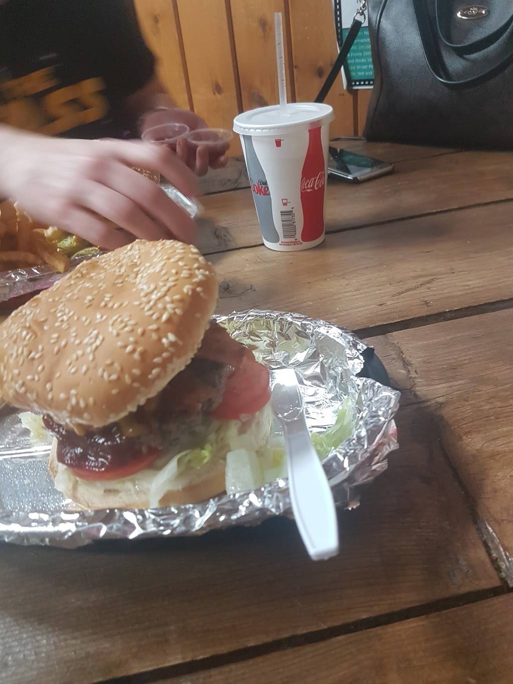 RWs Hamburger House | restaurant | 2200 E Parks Hwy, Wasilla, AK 99654, USA | 9073572300 OR +1 907-357-2300