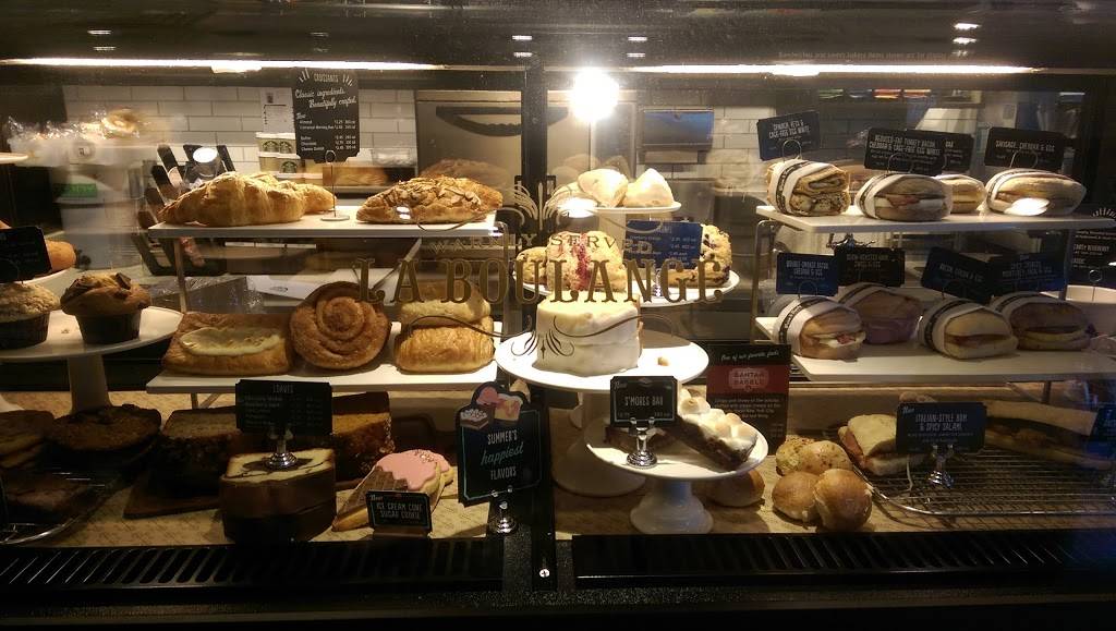 Starbucks | cafe | 2555 N Hollywood Way, Burbank, CA 91505, USA | 8185650571 OR +1 818-565-0571