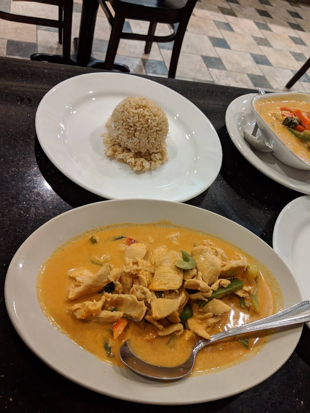 Ladda Thai Cuisine | restaurant | 50 Skyport Dr Ste 10, San Jose, CA 95110, USA | 4085737882 OR +1 408-573-7882