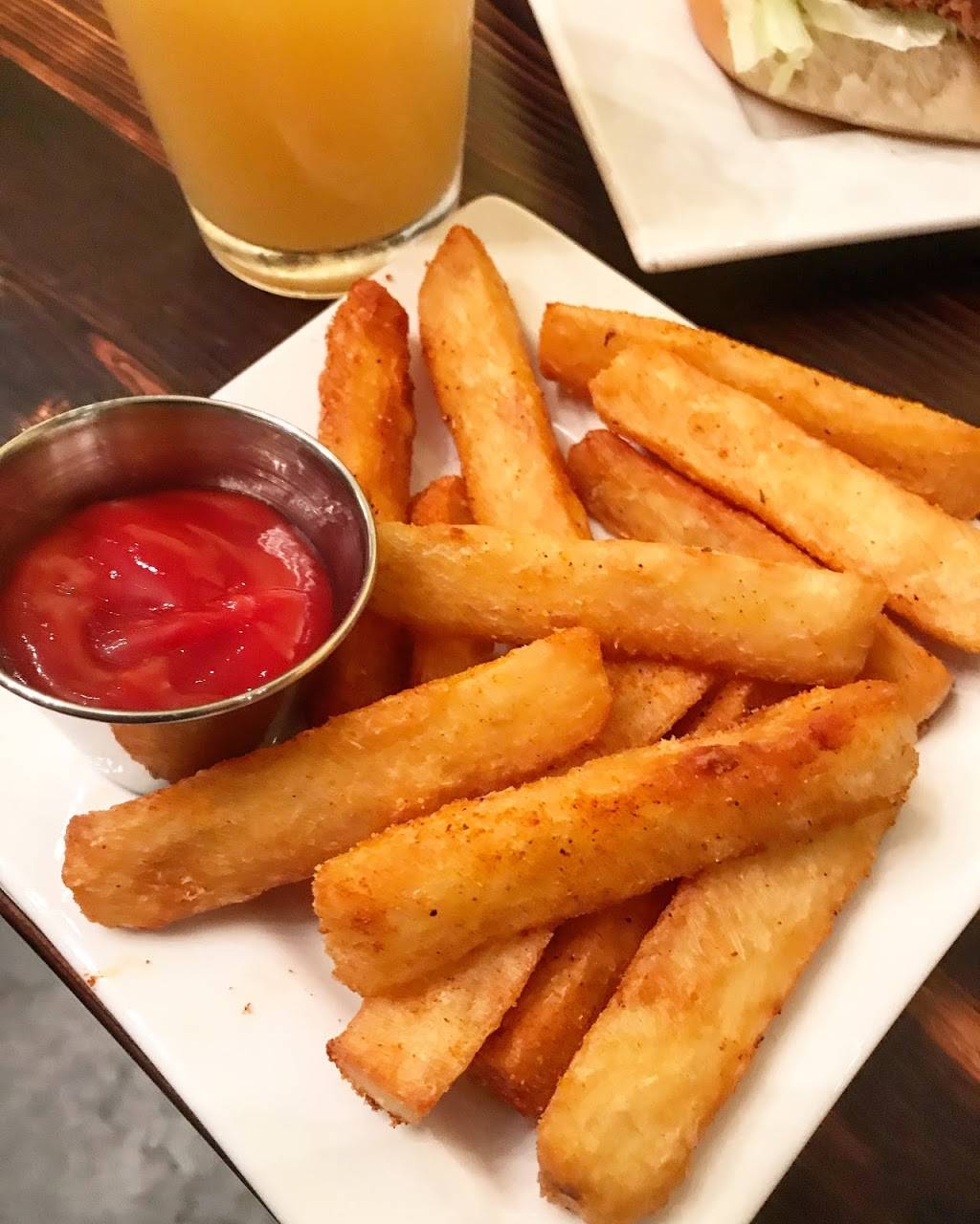 Kindred | restaurant | 7537 Maple St, New Orleans, LA 70118, USA | 5048419538 OR +1 504-841-9538