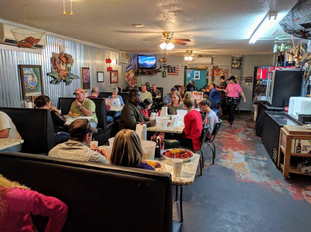 Tarantos Crawfish | restaurant | 12404 John Lee Rd, Biloxi, MS 39532, USA | 2283920990 OR +1 228-392-0990