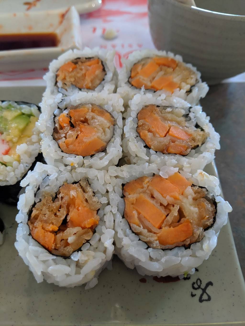 Sushi Kan | restaurant | 1910 Innes Rd, Gloucester, ON K1B 3K5, Canada | 6137468900 OR +1 613-746-8900