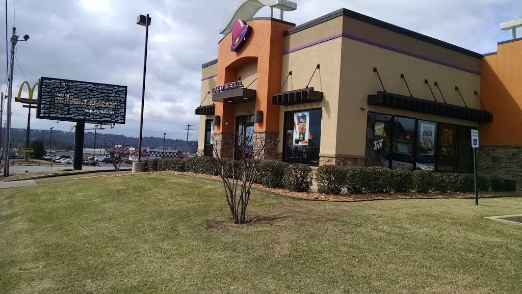 Taco Bell | meal takeaway | 1102 S St Louis St, Batesville, AR 72501, USA | 8707937111 OR +1 870-793-7111