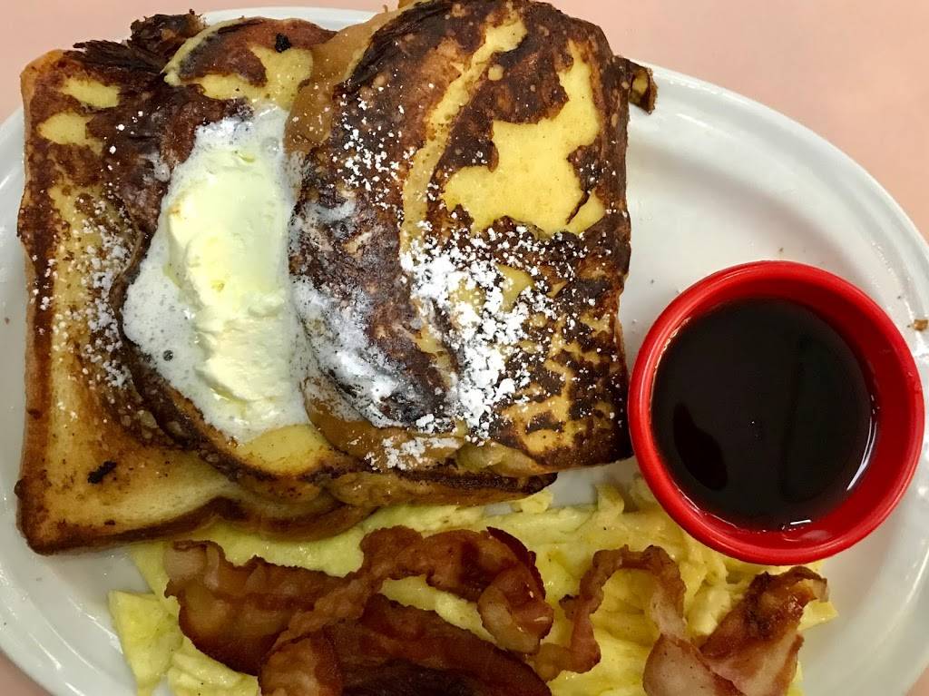 Friendlys | restaurant | 81 Newtown Rd, Danbury, CT 06810, USA | 2037482476 OR +1 203-748-2476