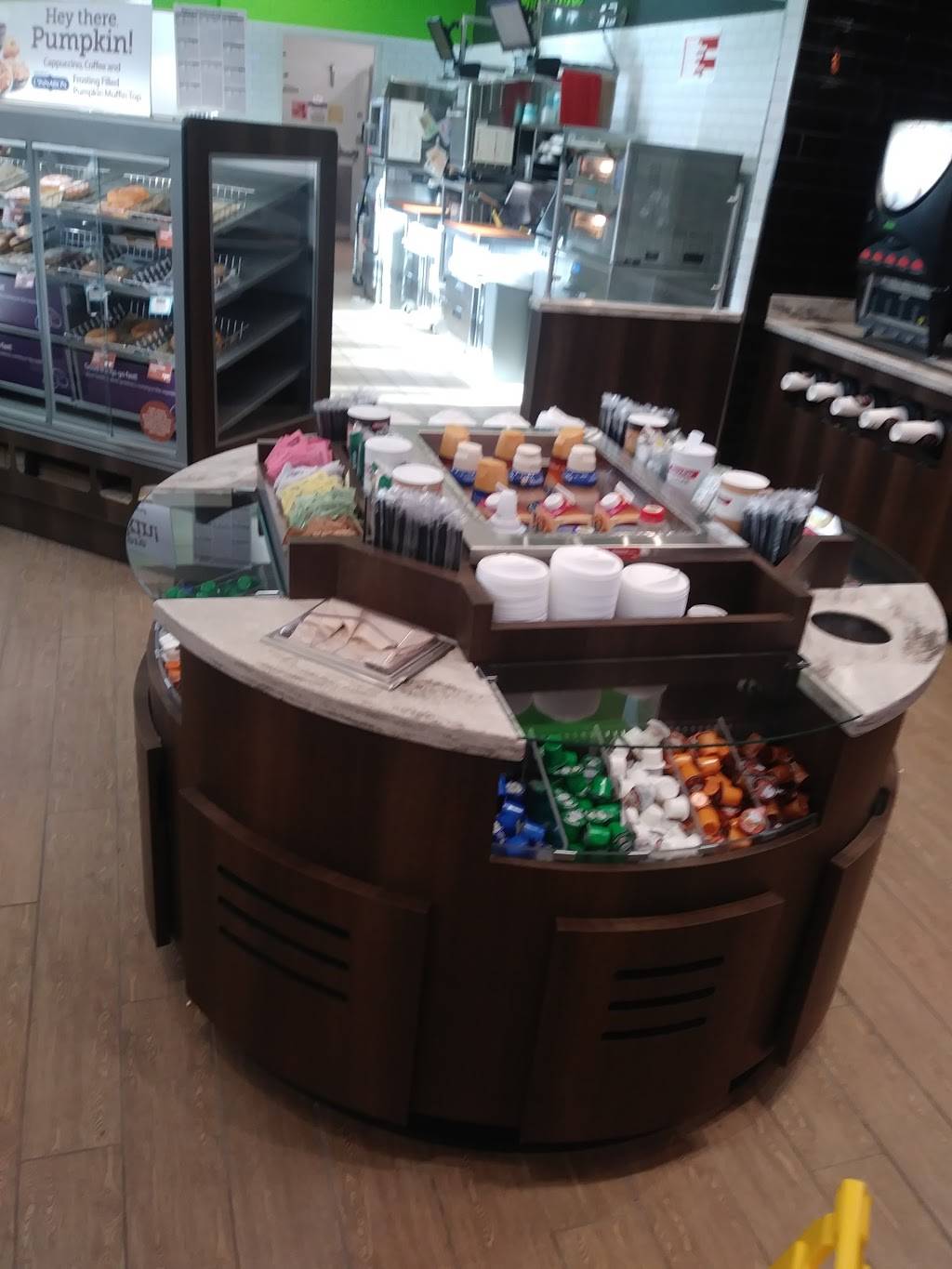 RaceTrac | bakery | 609 Lee Rd, Orlando, FL 32810, USA | 4076470431 OR +1 407-647-0431