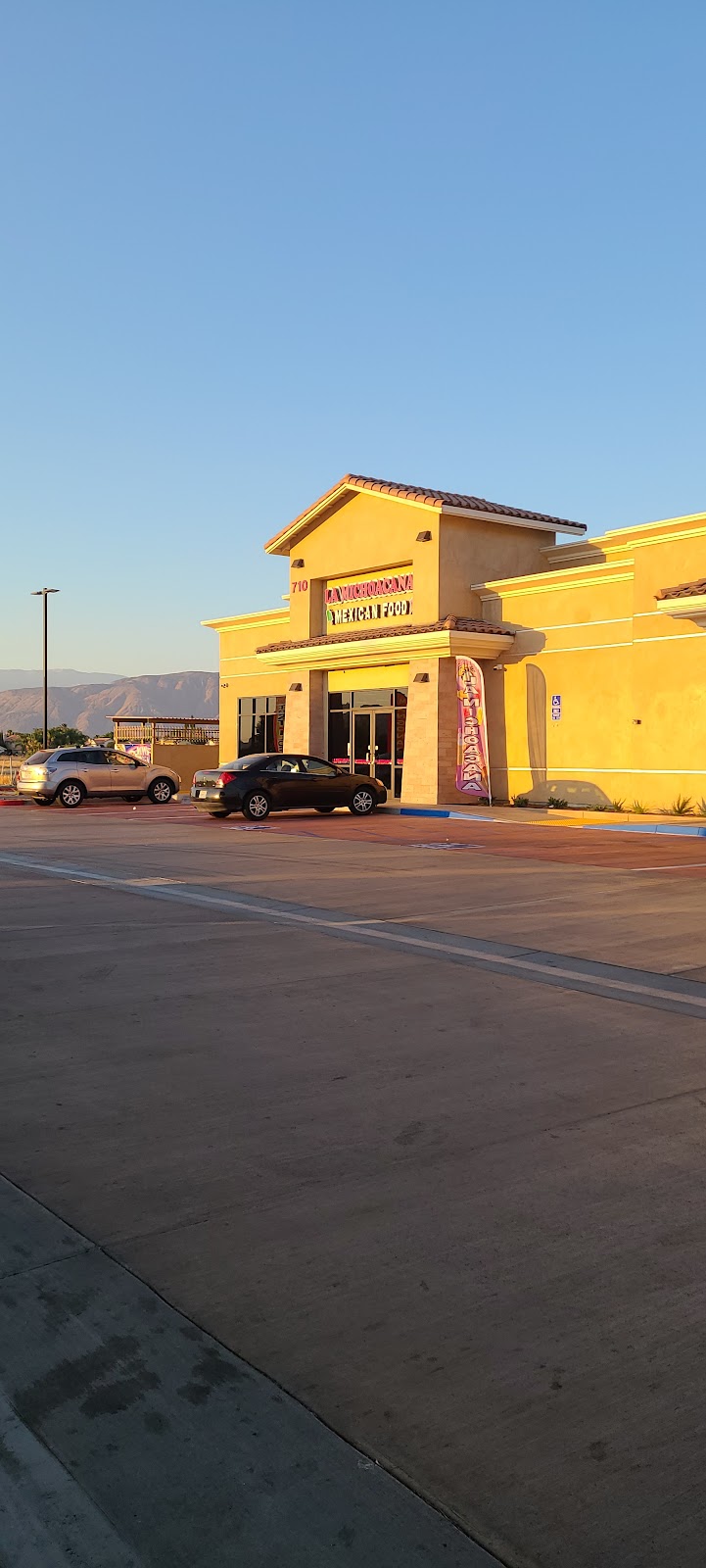 Wetzels Pretzels | bakery | 710 N Sanderson Ave Space #2, Hemet, CA 92545, USA | 8185059900 OR +1 818-505-9900