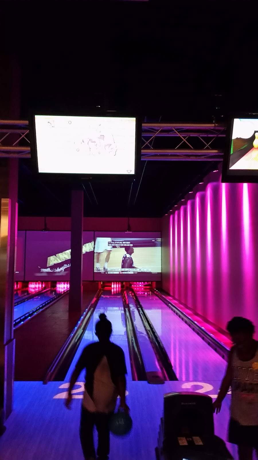 Main Event Stafford | restaurant | 12626 Fountain Lake Cir, Stafford, TX 77477, USA | 2813137200 OR +1 281-313-7200