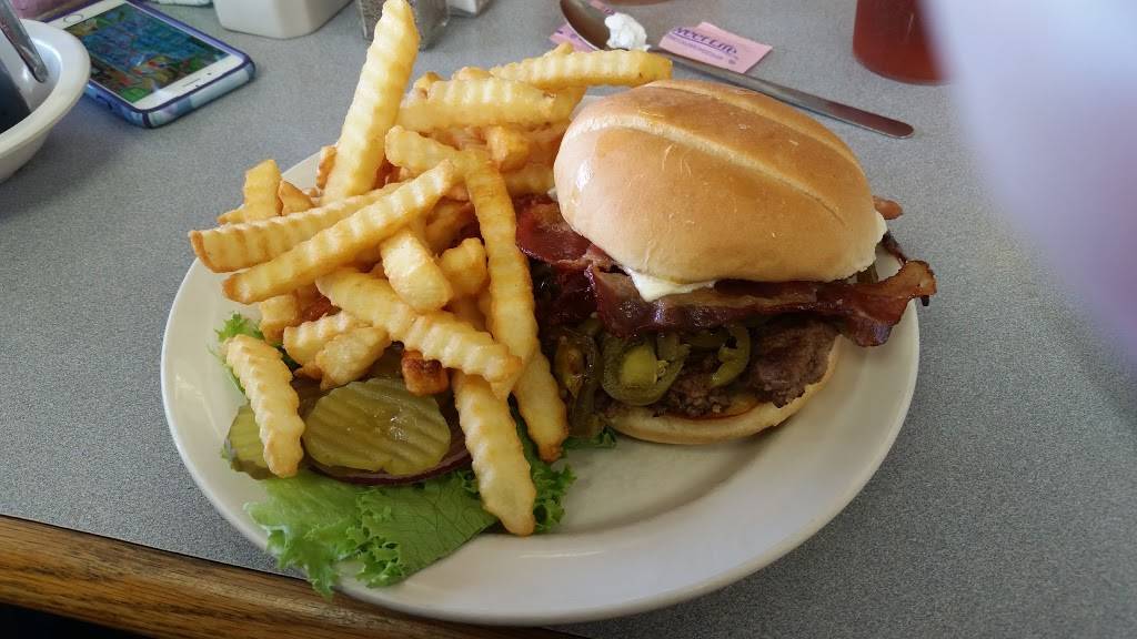 Tammys Billard Airport Café | restaurant | 3600 NE Sardou Ave # 4, Topeka, KS 66616, USA | 7852323669 OR +1 785-232-3669