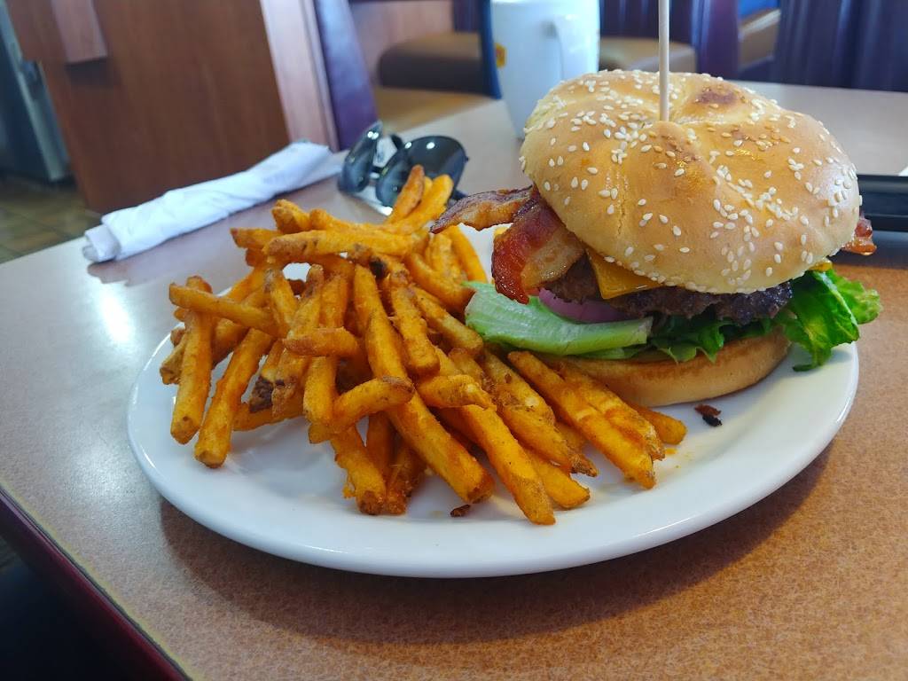 Dennys | restaurant | 11121 Grand Ave, Youngtown, AZ 85363, USA | 6239331380 OR +1 623-933-1380