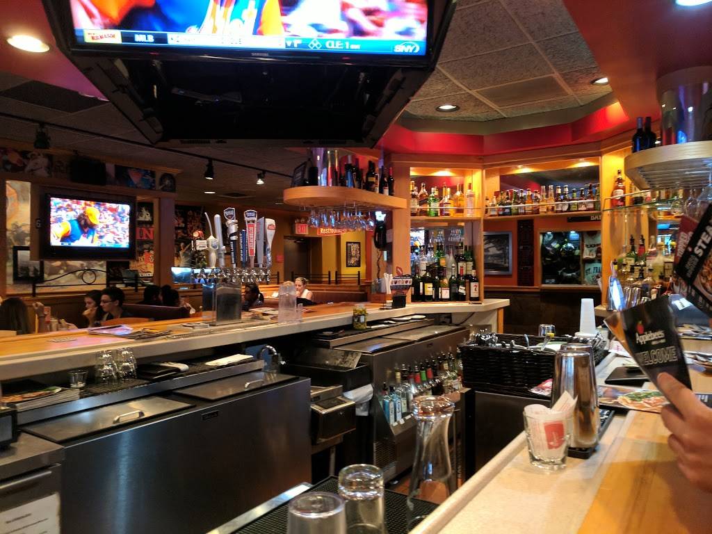 Applebees Grill + Bar | restaurant | 213-29 26th Ave, Bayside, NY 11360, USA | 7184234328 OR +1 718-423-4328
