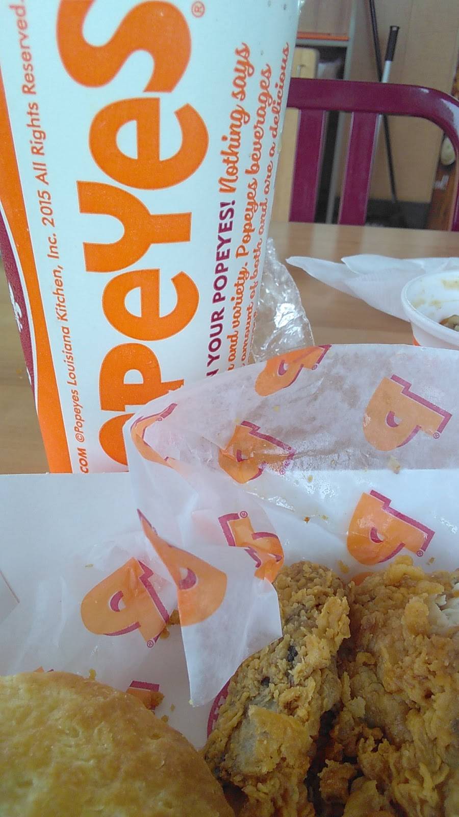 Popeyes Louisiana Kitchen | restaurant | 13337 Euclid Ave, Cleveland, OH 44112, USA | 2165410939 OR +1 216-541-0939