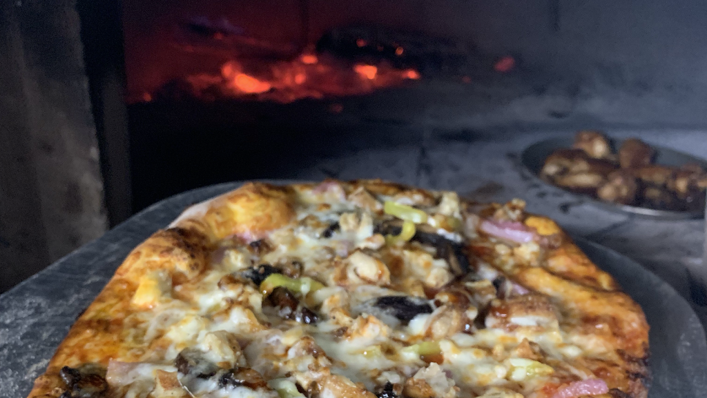 The Lobby Craft Eatery | restaurant | 3530 E Lake Rd, Canandaigua, NY 14424, USA | 5853945656 OR +1 585-394-5656