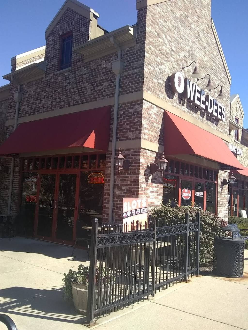 Wee-Dee’s | restaurant | 778 W Bartlett Rd, Bartlett, IL 60103, USA | 6308553830 OR +1 630-855-3830