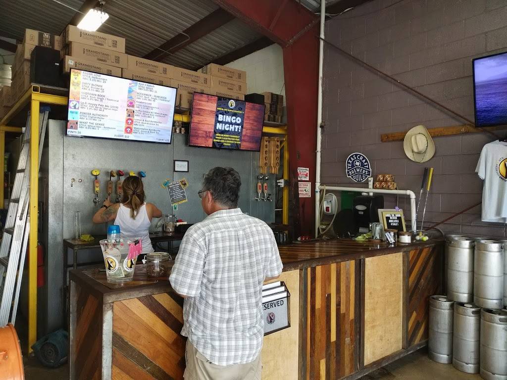 Under the Radar Brewery | restaurant | 1506 Truxillo St, Houston, TX 77004, USA | 2819741473 OR +1 281-974-1473