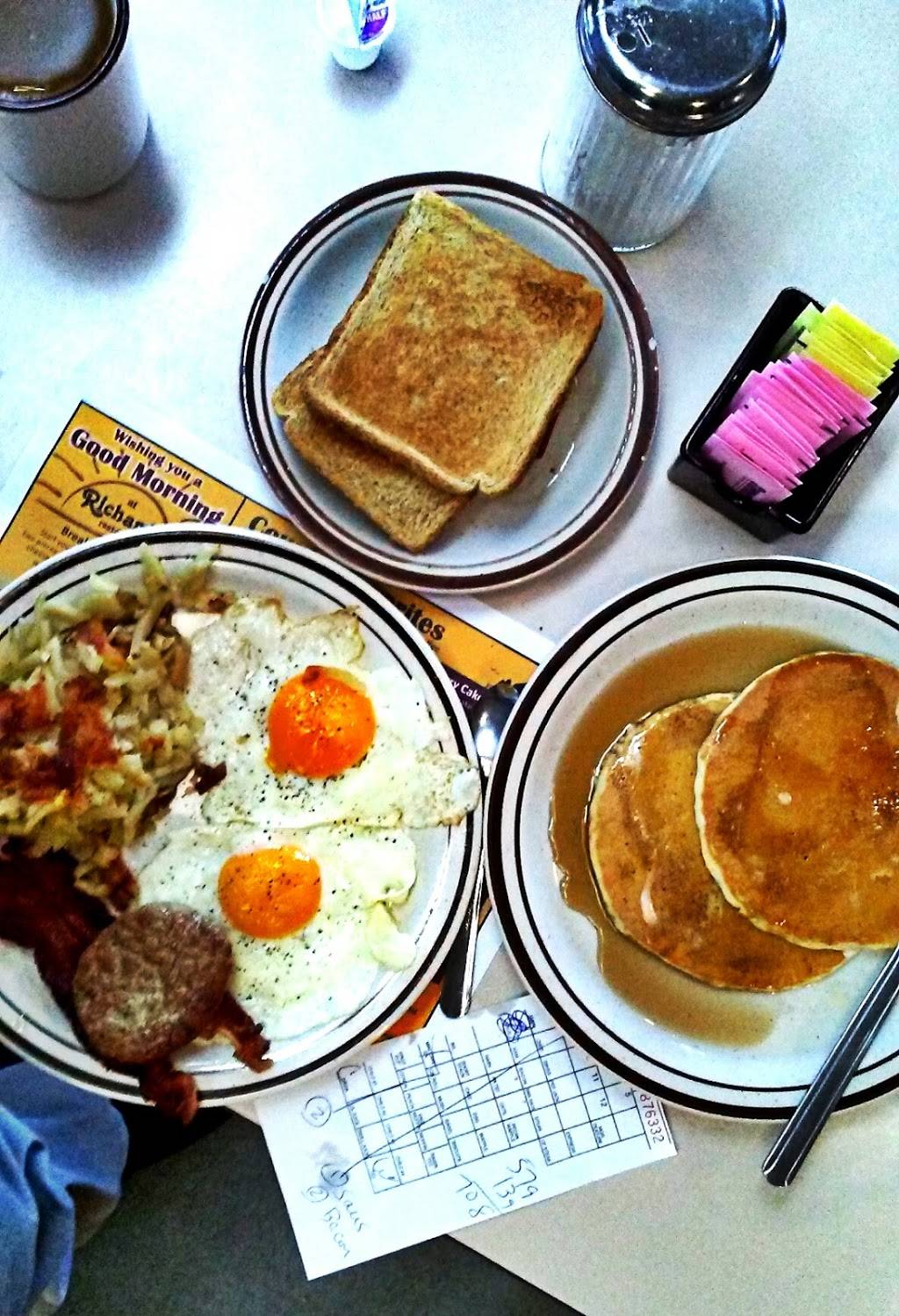 Richards Restaurant | restaurant | 3605 Commerce Dr, Warsaw, IN 46580, USA | 5742673244 OR +1 574-267-3244