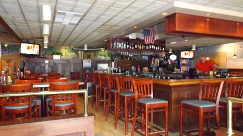 Backyard Grill & Bar | restaurant | 6473 N 2nd St, Loves Park, IL 61111, USA | 8156369430 OR +1 815-636-9430