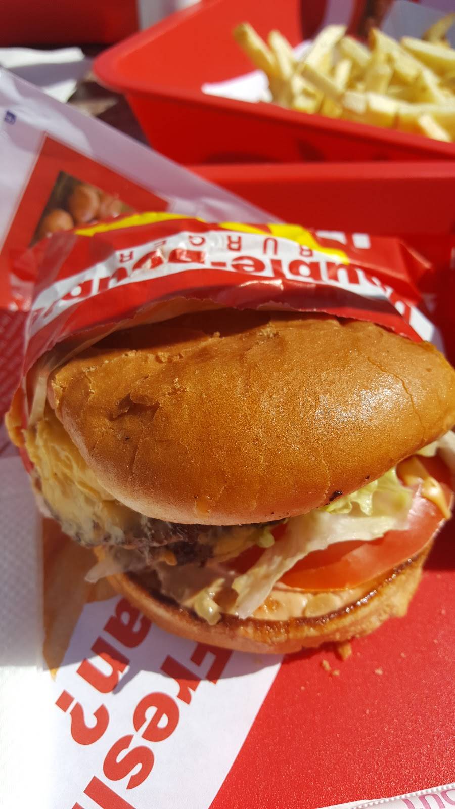 In-N-Out Burger | restaurant | 2505 S Garey Ave, Pomona, CA 91766, USA | 8007861000 OR +1 800-786-1000