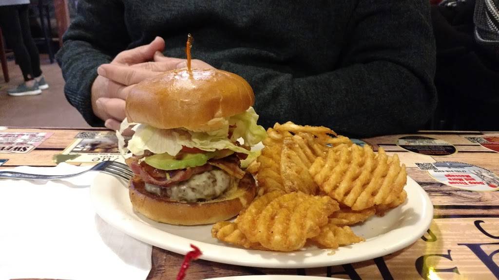 Eau Claire Ale House | restaurant | 120 N Clairemont Ave, Eau Claire, WI 54703, USA | 7155143801 OR +1 715-514-3801