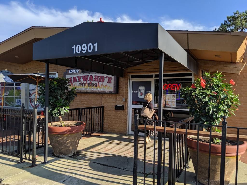 Haywards Pit Bar B Que | restaurant | 10901 W 75th St, Shawnee, KS 66214, USA | 9134518080 OR +1 913-451-8080