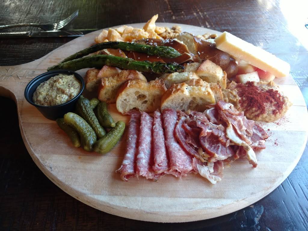 Rocker@Squaw | restaurant | 1960 Squaw Valley Rd, Olympic Valley, CA 96146, USA | 5305846080 OR +1 530-584-6080