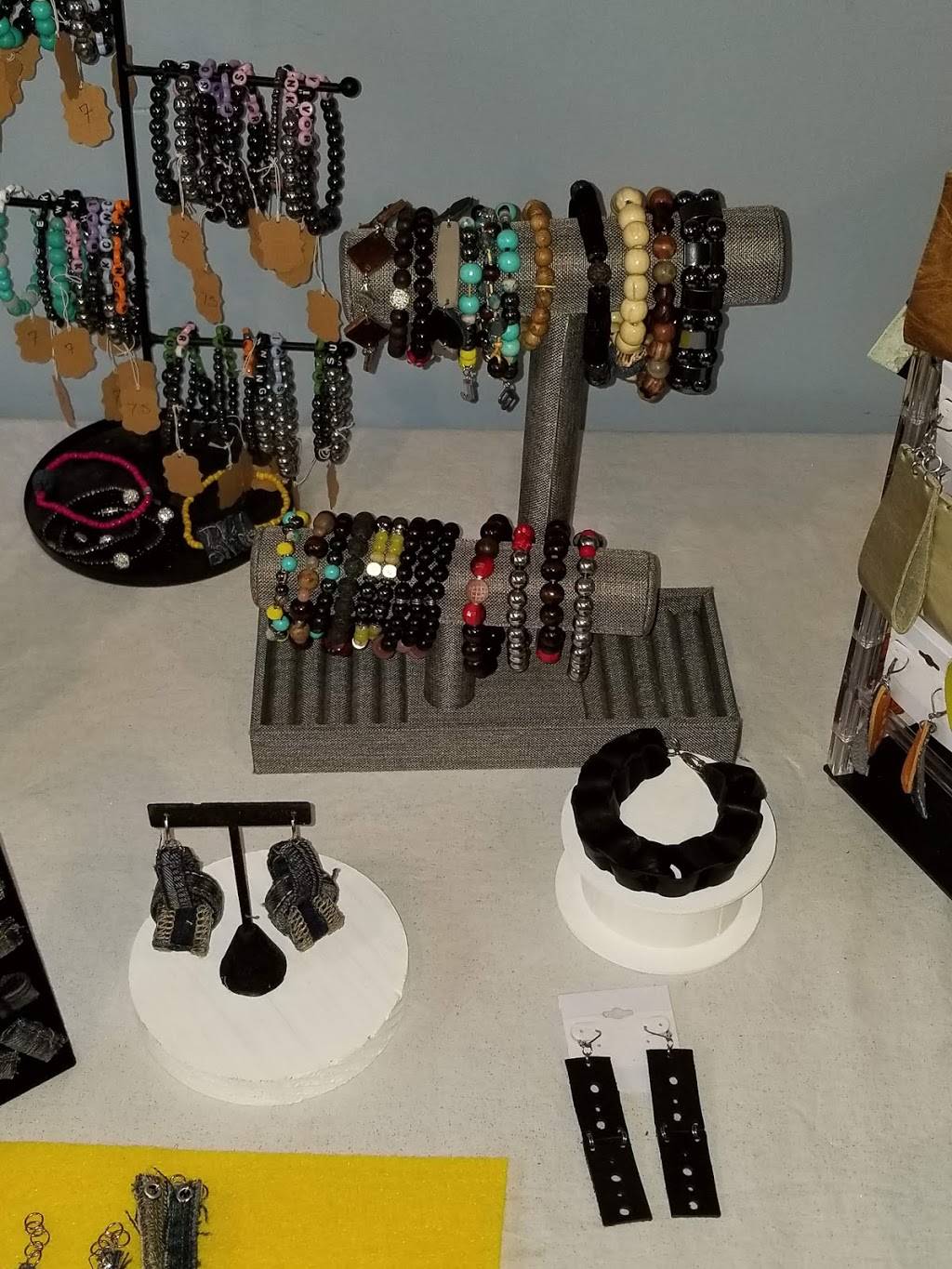 The Kedzie Inn | restaurant | 4100 N Kedzie Ave, Chicago, IL 60618, USA | 7739426771 OR +1 773-942-6771