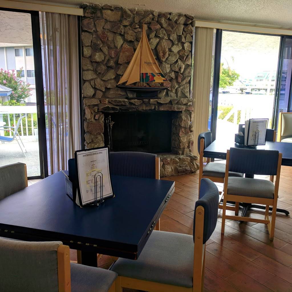 ShipWatch Bar & Grill | restaurant | 11900 Shipwatch Dr, Largo, FL 33774, USA | 7277358382 OR +1 727-735-8382