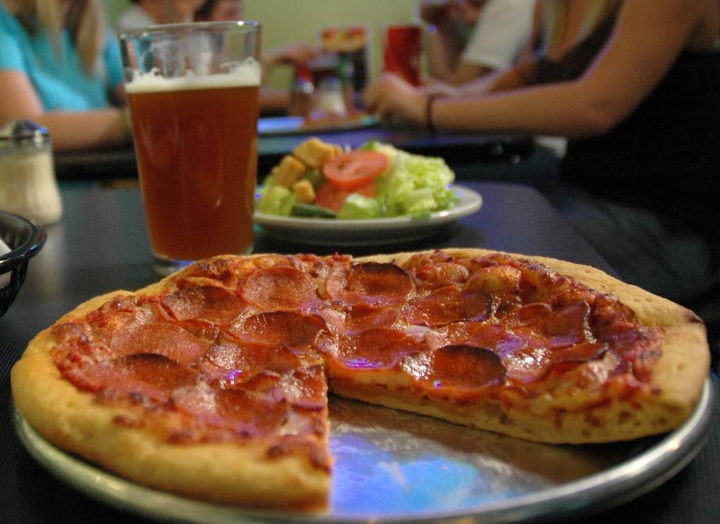 Flying Saucer Pizza | restaurant | 14712 NE 91st St, Redmond, WA 98052, USA | 4253762700 OR +1 425-376-2700