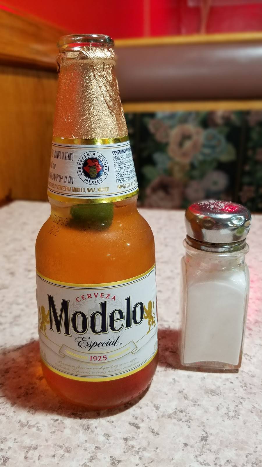 Lalas Place | restaurant | 3470 E Layton Ave, Cudahy, WI 53110, USA | 4147444417 OR +1 414-744-4417