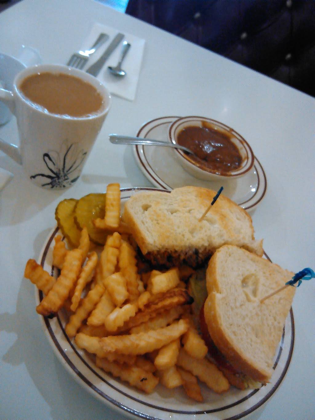 Joyces Coffee Shop & Restaurant | cafe | 8826 Reseda Blvd, Northridge, CA 91324, USA | 8188858818 OR +1 818-885-8818