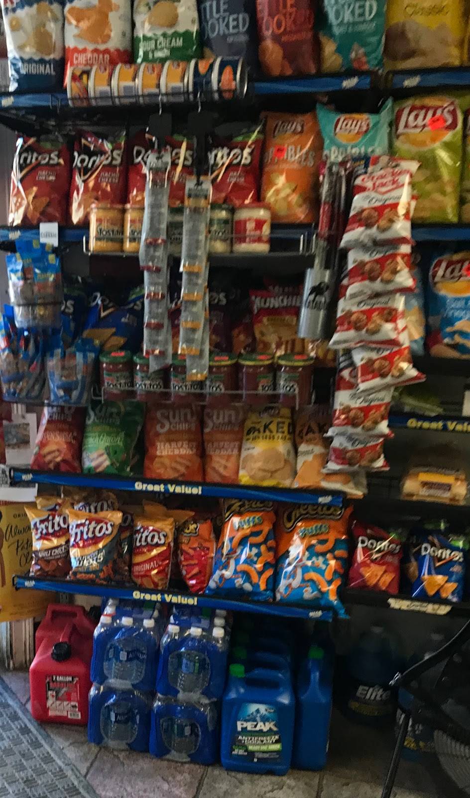 Lows Variety | restaurant | 70 Sanford Rd, Alfred, ME 04002, USA | 2074597400 OR +1 207-459-7400