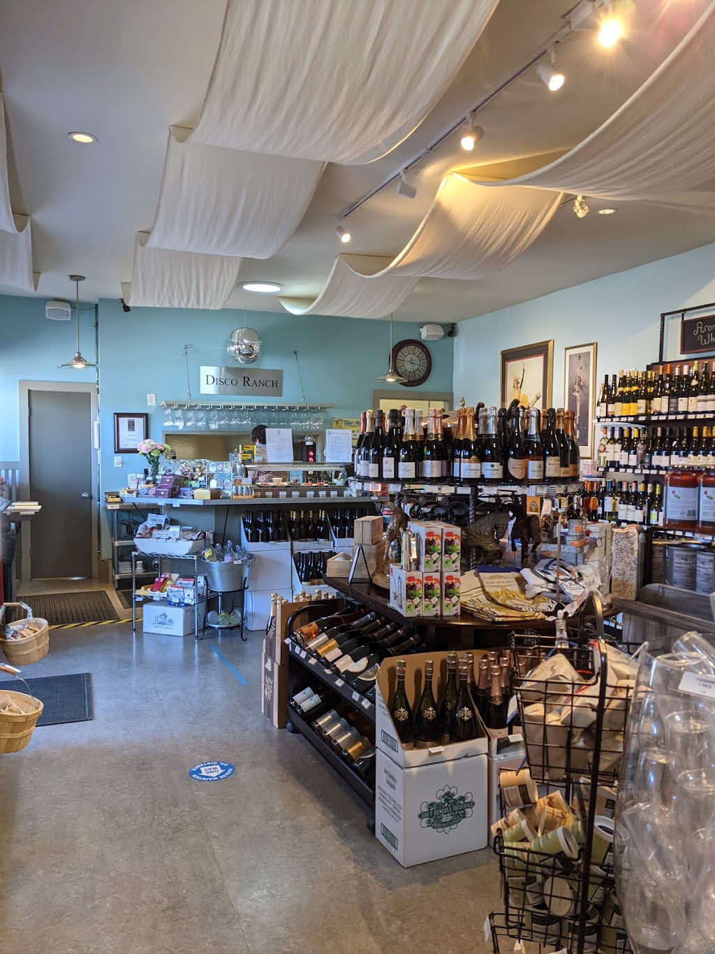 Disco Ranch | restaurant | 14025 CA-128, Boonville, CA 95415, USA | 7079015002 OR +1 707-901-5002