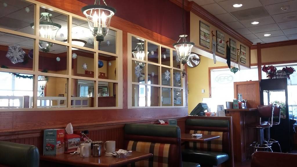 Friendlys | restaurant | Massachusetts 9, 455 Russell St, Hadley, MA 01035, USA | 4132537640 OR +1 413-253-7640