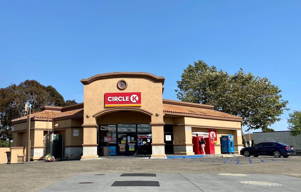 Circle K | meal takeaway | 1421 E Ocean Ave, Lompoc, CA 93436, USA | 8057352471 OR +1 805-735-2471